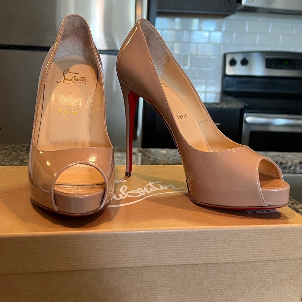 Christian Louboutin Beige and Red Stiletto Heels - Picture 2 of 10
